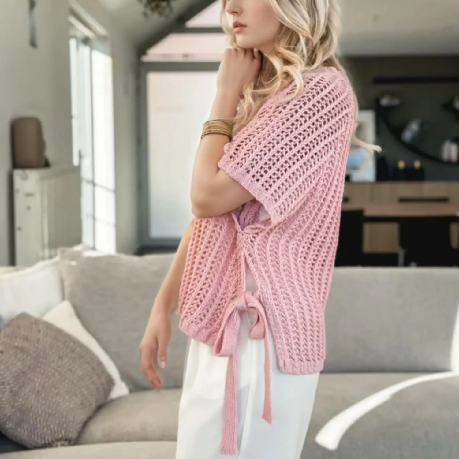 FindThy Womens Chunky Cropped Sweater Vest Side Bow Tie Crew Neck Trendy Pullover Knit Tank Tops