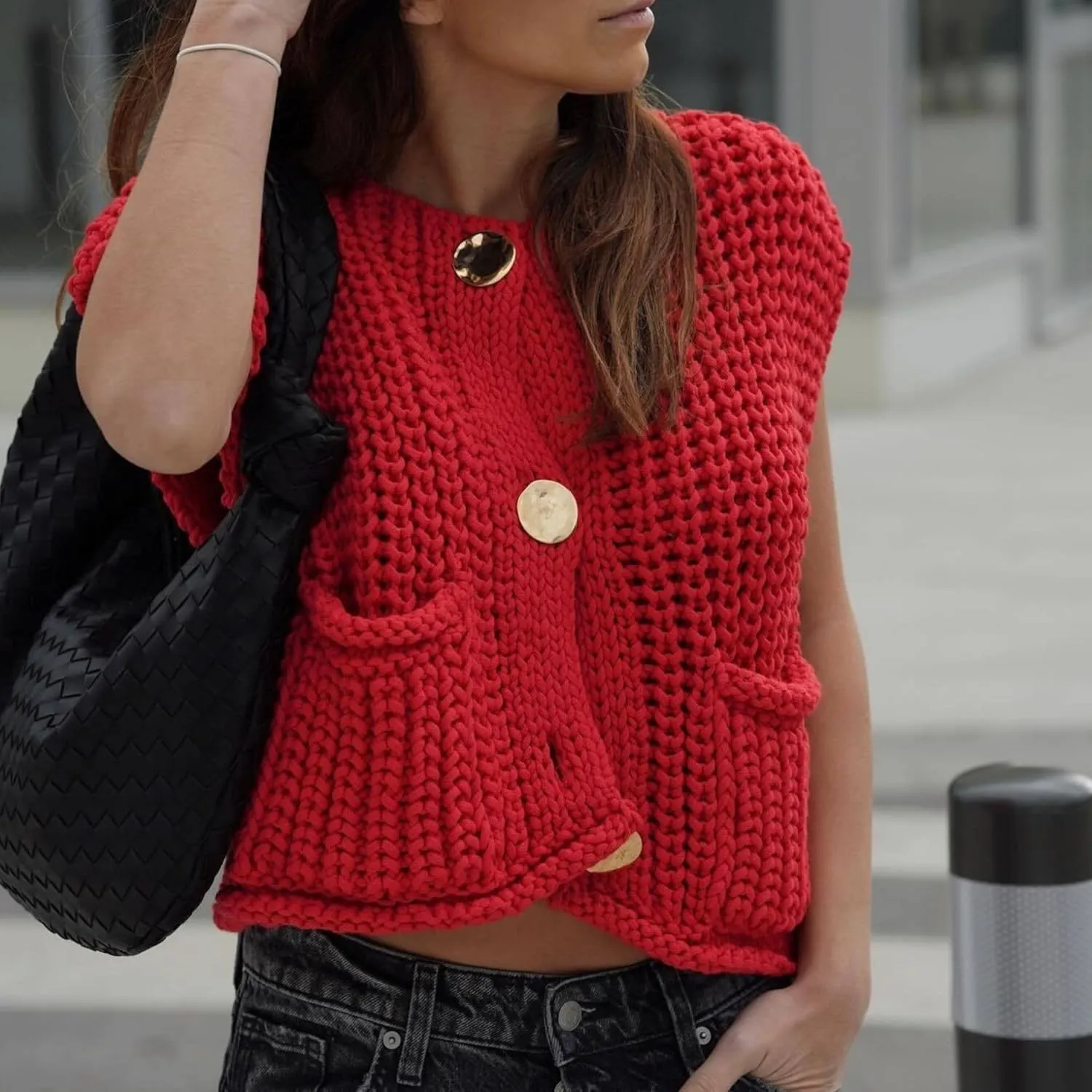 FindThy Women’s Cropped Sweater Vest Cute Crewneck Button Down Sleeveless Crop Knit Cardigan with Pocket