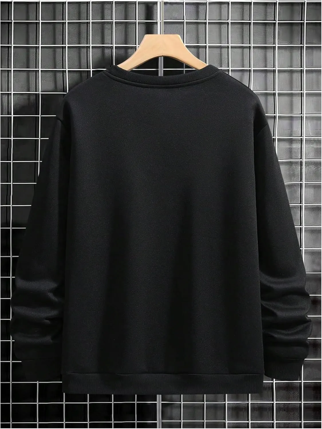 GORGLITTER Men's Bear Graphic Sweatshirt Long Sleeve Crew Neck Drop Shoulder Pullover Tops