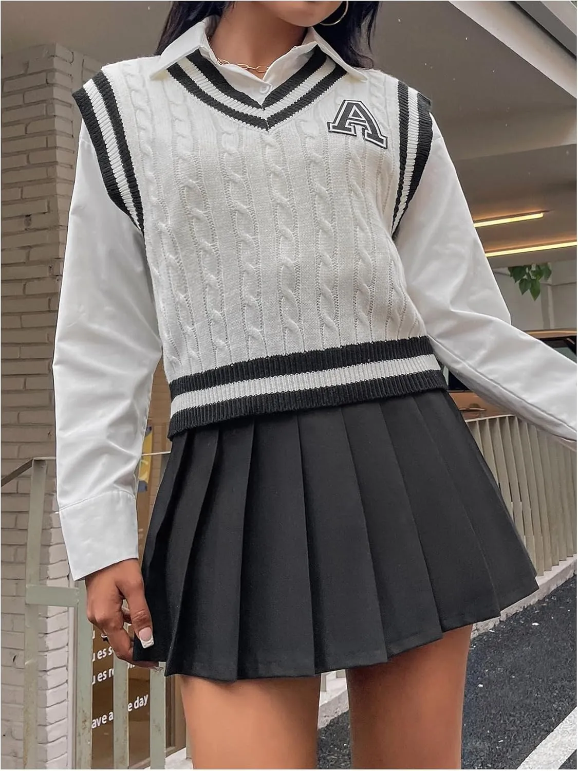 GORGLITTER Women's Cable Knit Graphic Sweater Vest Chunky Knit Striped Pullover Cropped Sweater Casual Sleeveless V Neck Tops