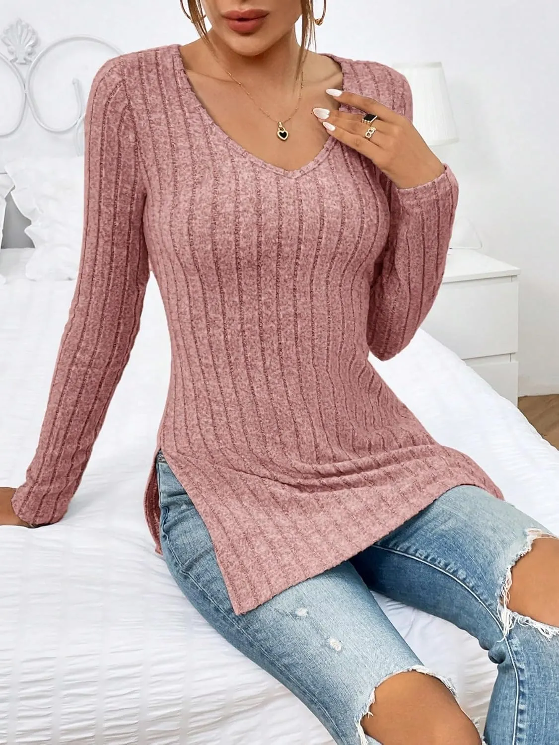 SweatyRocks Women's Casual Long Sleeve V Neck Split Hem Tee Top Basic Ribbed Knit Slim Fit T-Shirts